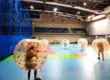 Gra w kule Bumper Ball na hali sportowej w Krakowie
