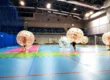 Gra w kule Bumper Ball na hali sportowej w Krakowie