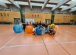 Gra w kule Bumper Ball na hali sportowej w Krakowie