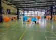 Gra w kule Bumper Ball na hali sportowej w Krakowie