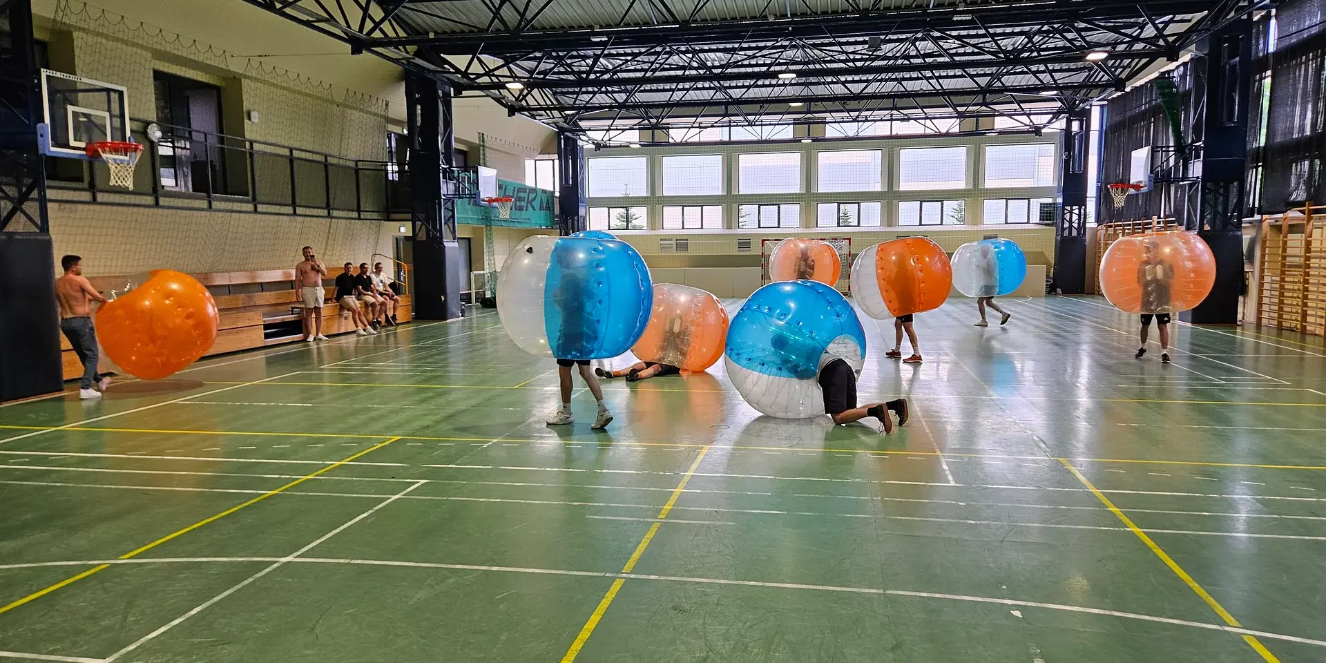 BumperBall Kraków – zdjęcie 42 Gra w kule Bumper Ball na hali sportowej w Krakowie